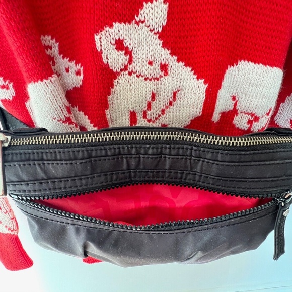 Lululemon Waist Bag Travel Sling Black Cross Body Chunky Metal Zip Front Pocket - Picture 9 of 9